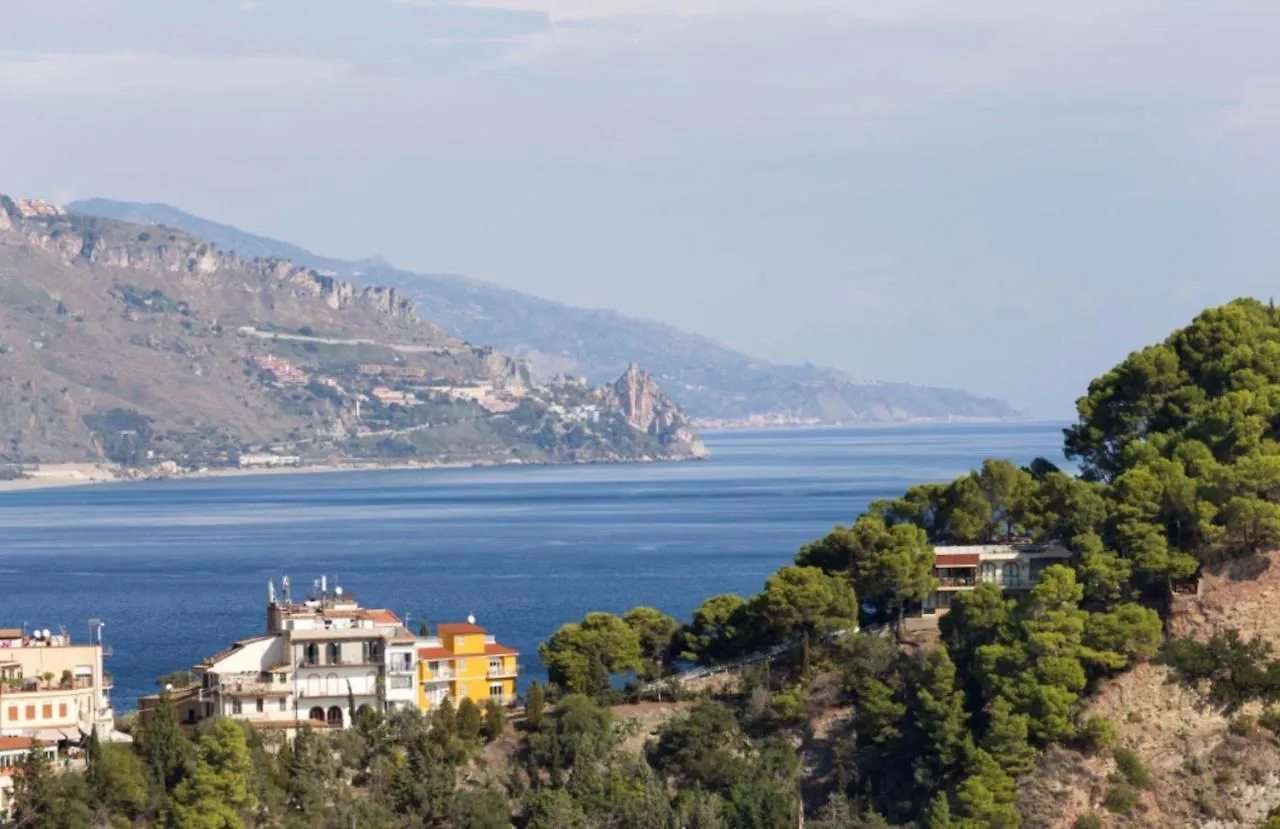 Villa Eleonora Isola Bella Sea View Small Pool + Jacuzzi Ταορμίνα