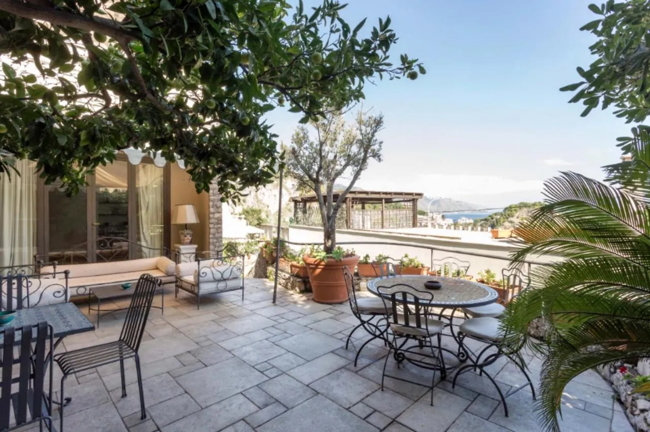 Villa Eleonora Isola Bella Sea View Small Pool + Jacuzzi Taormina
