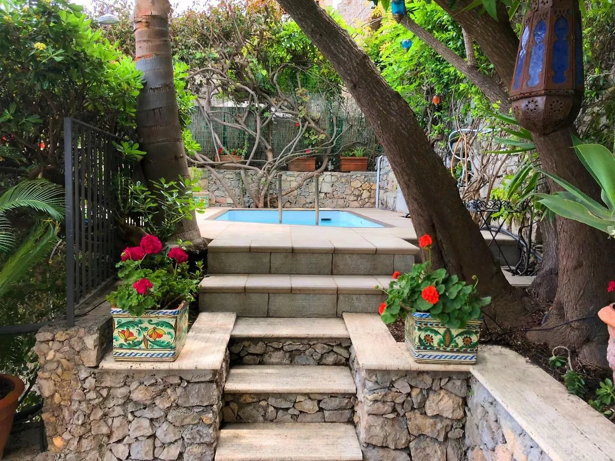 Villa Eleonora Isola Bella Sea View Small Pool + Jacuzzi Ταορμίνα
